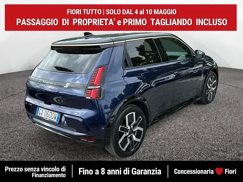 Usado Renault 5 E-Tech Iconic 110 kW (150 CV) 2024 Azul Utilitario