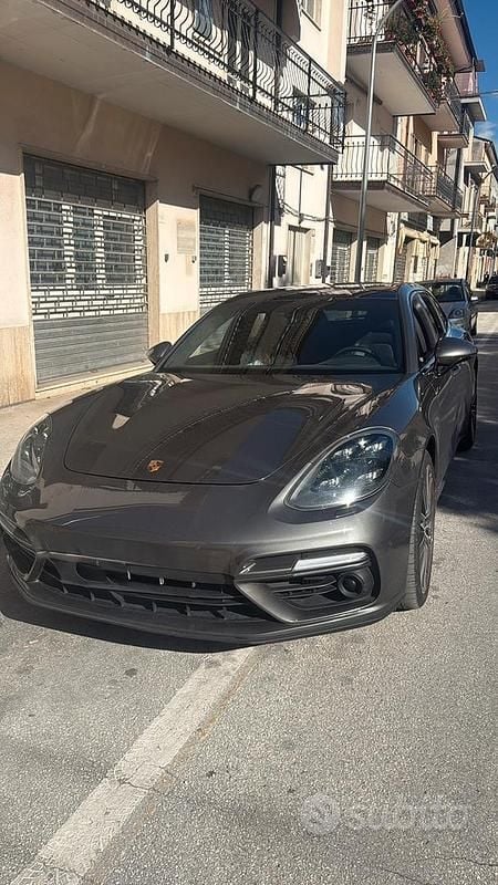 Usata Porsche Panamera Turbo 550 CV (404 kW) 2018 Grigio Berlina