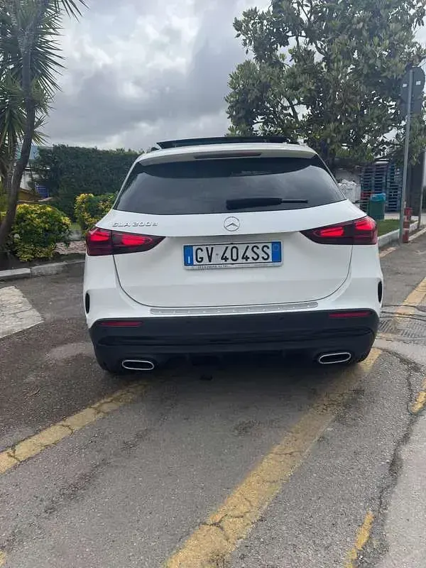 Usata Mercedes GLA200 Advanced Plus 150 CV (110 kW) 2024 Bianco SUV