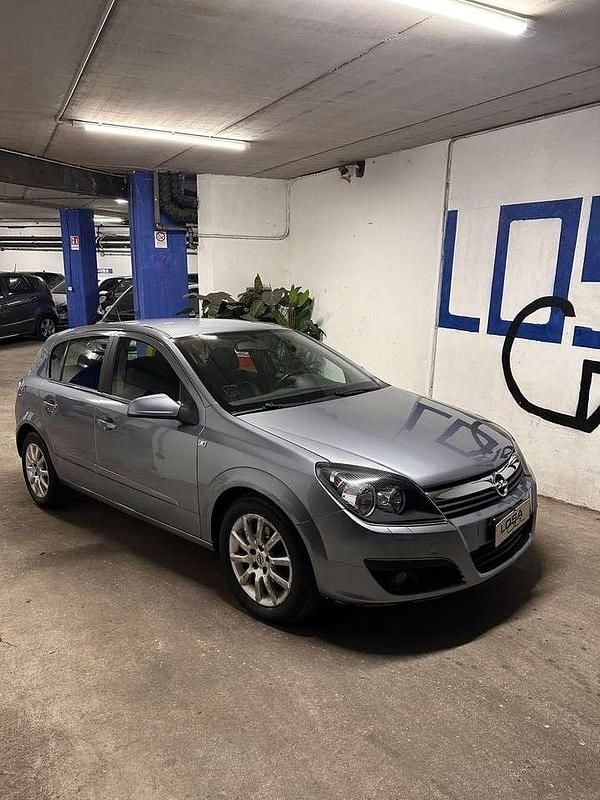 Usata Opel Astra Cosmo 105 CV (77 kW) 2006 Other Berlina