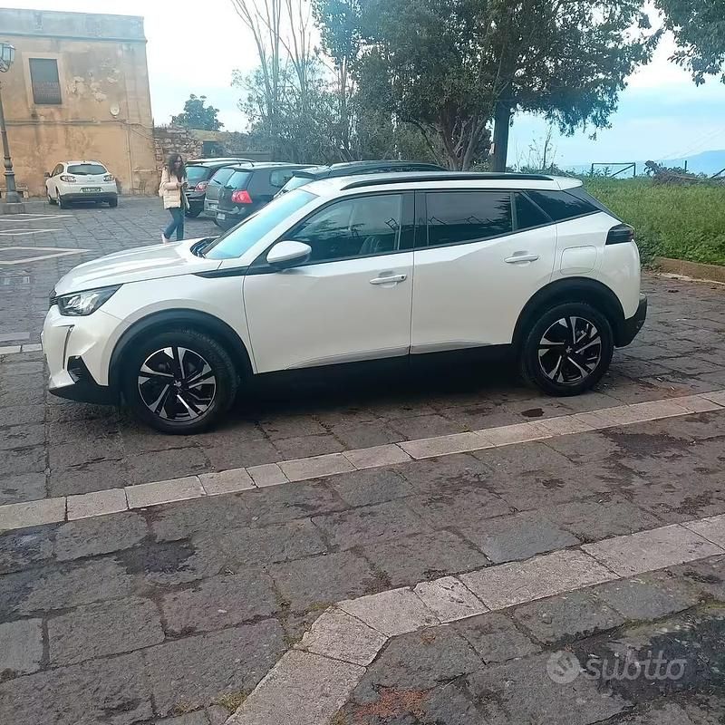 Usata Peugeot 2008 100 CV (73 kW) 2021 Bianco SUV