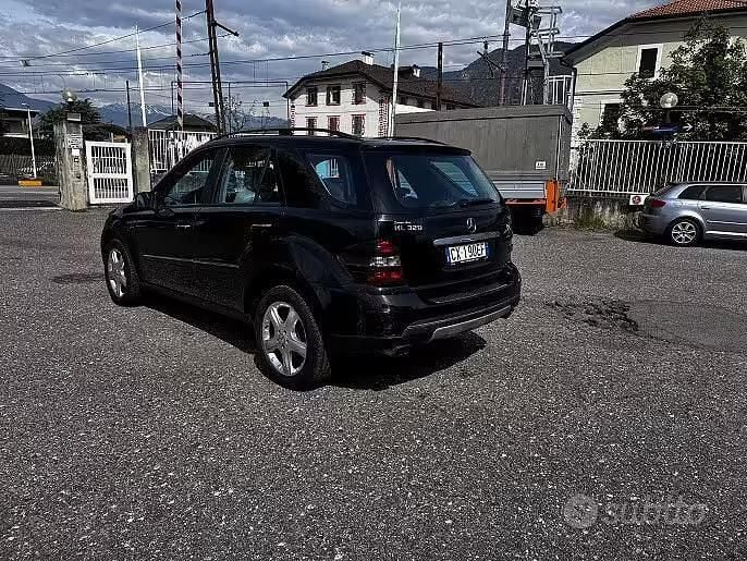 Usata Mercedes ML320 224 CV (164 kW) 2005 Nero SUV