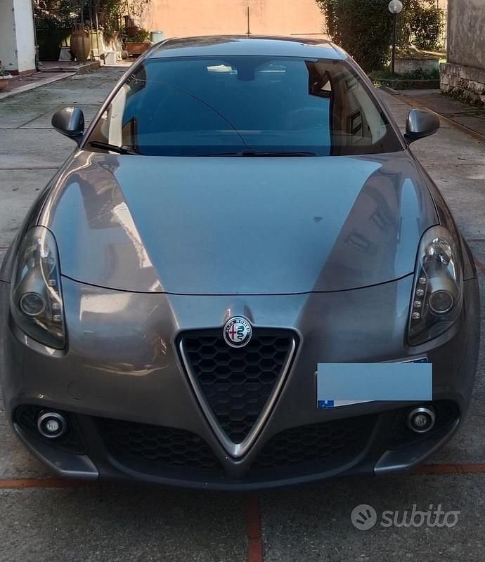 Usata Alfa Romeo Giulietta Business 120 CV (88 kW) 2019 Grigio Utilitaria