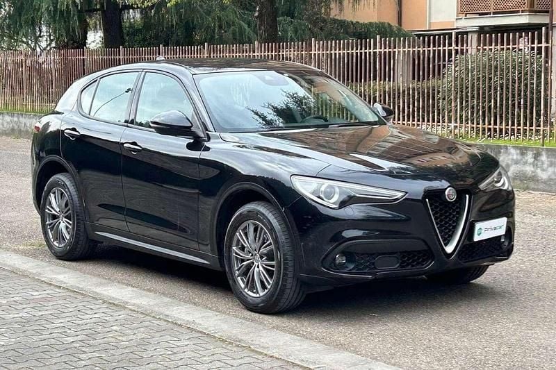 Usata Alfa Romeo Stelvio Business 179 CV (131 kW) 2018 Nero SUV