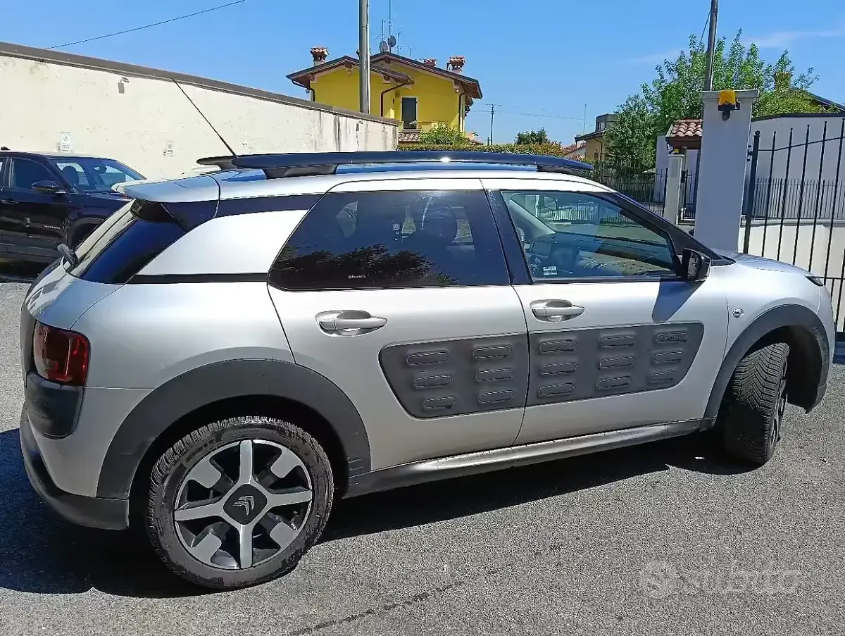 Usata Citroën C4 Cactus Shine 99 CV (72 kW) 2017 Grigio Utilitaria