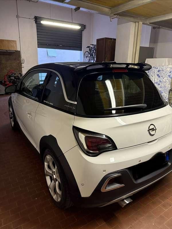 Usata Opel Adam Rocks S 150 CV (110 kW) 2017 Utilitaria