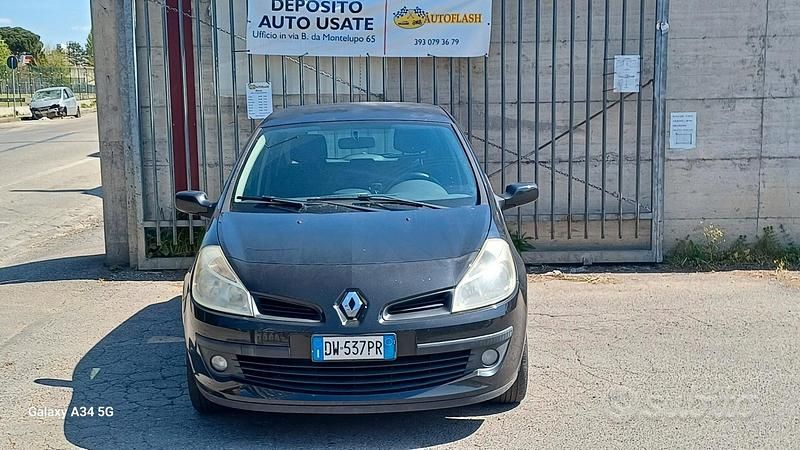 Brugt Renault Clio II Dynamique 75 HK (55 kW) 2009 Sort Sedan