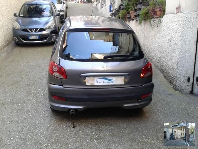Usata Peugeot 206 60 CV (44 kW) 2010 Grigio Utilitaria