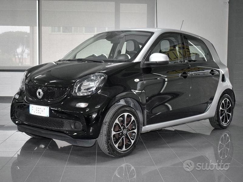 Usata Smart ForFour Passion 71 CV (52 kW) 2015 Nero Utilitaria