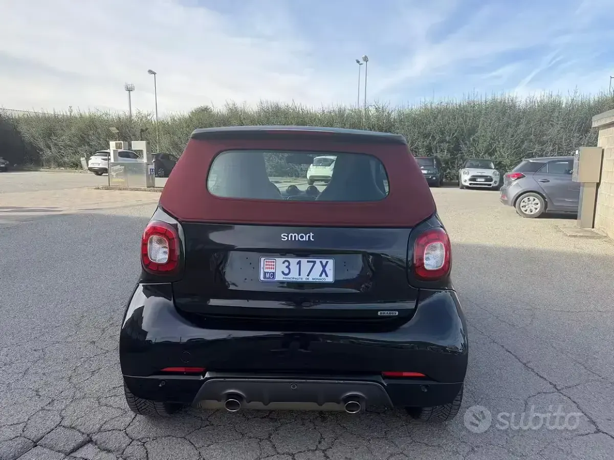 Usata Smart ForTwo Cabrio Brabus 109 CV (80 kW) 2016 Nero Cabrio