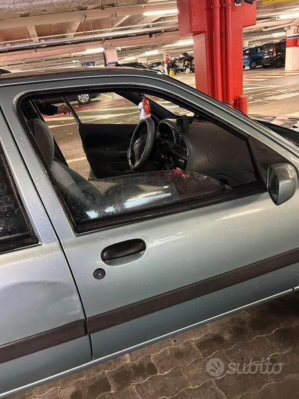 Usata Ford Fiesta 2000 Blu Utilitaria