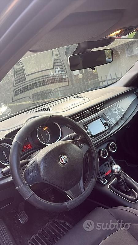 Usata Alfa Romeo Giulietta 105 CV (77 kW) 2013 Grigio Utilitaria