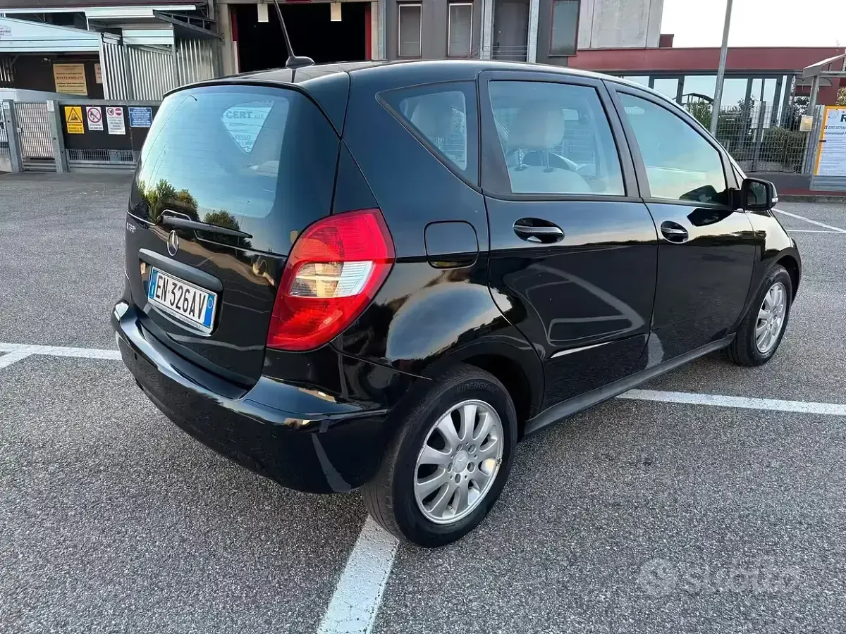 Usata Mercedes A160 Edition 95 CV (69 kW) 2012 Nero Utilitaria