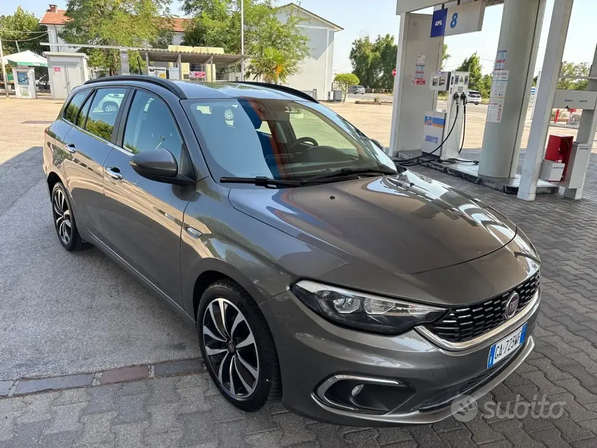 Usata Fiat Tipo Mirror 120 CV (88 kW) 2020 Grigio Station wagon