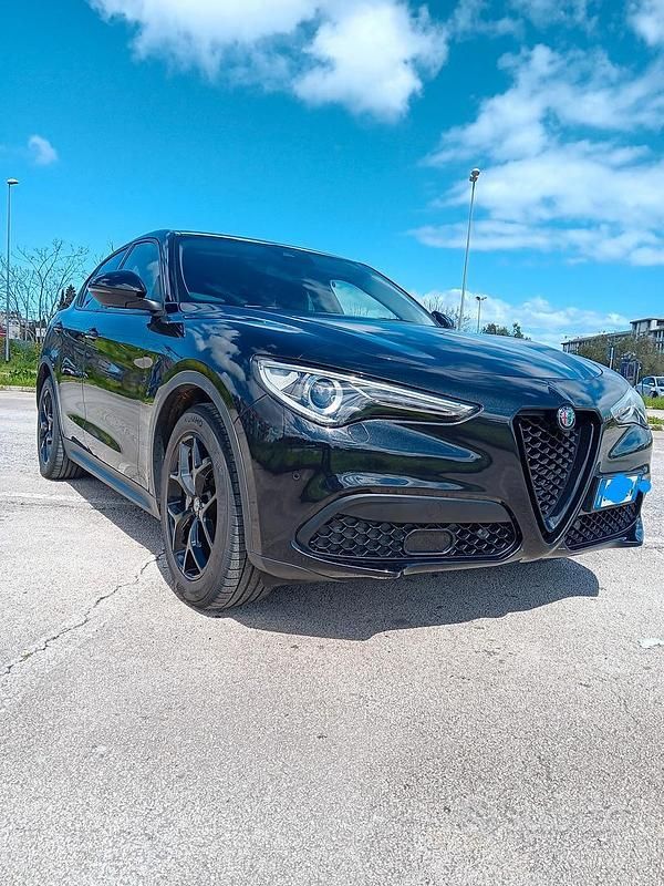 Usata Alfa Romeo Stelvio Business 160 CV (117 kW) 2021 Nero SUV