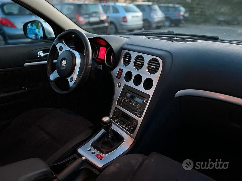 Occasion Alfa Romeo 159 150 ch (110 kW) 2007 Gris Berline