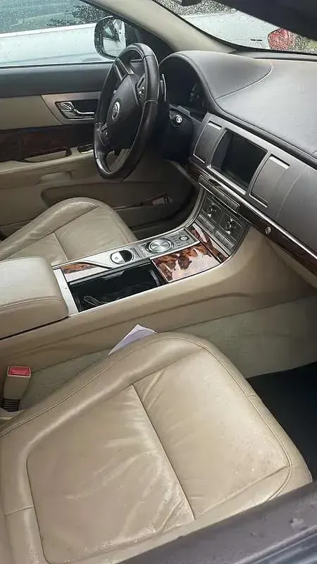 Usata Jaguar XF Premium Luxury 275 CV (202 kW) 2010 Berlina