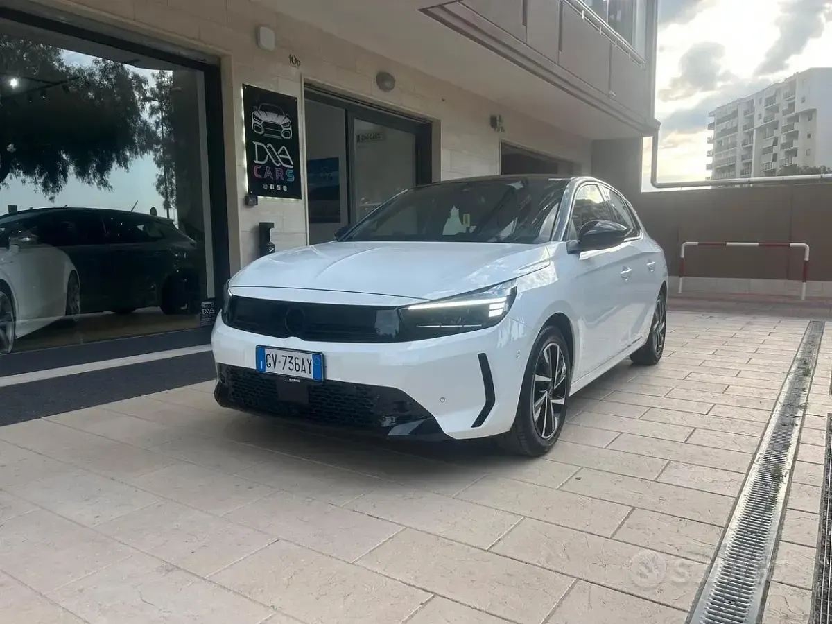 Usata Opel Corsa 75 CV (55 kW) 2024 Bianco Utilitaria