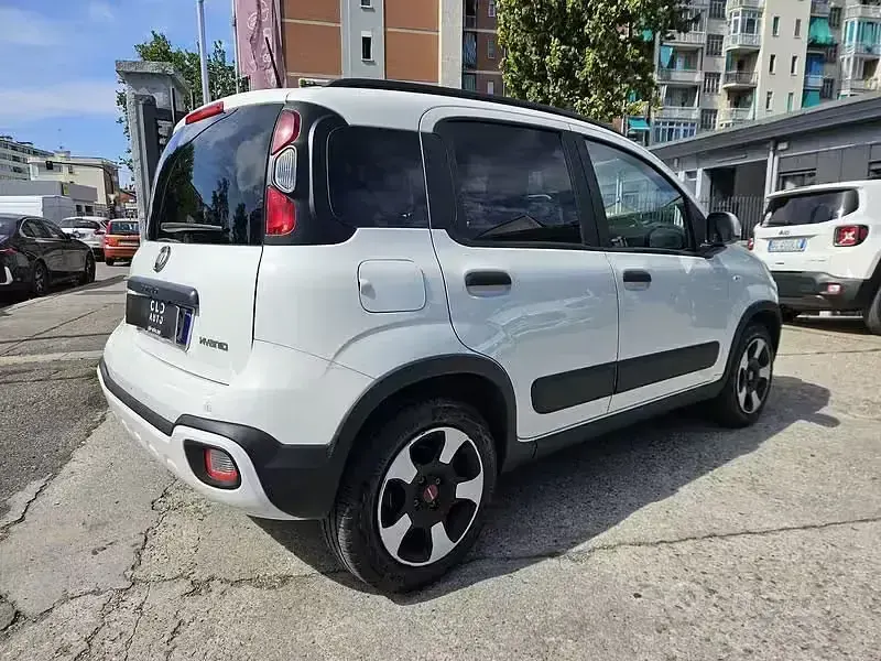 Usata Fiat Panda Cross Cross 70 CV (51 kW) 2024 Bianco Utilitaria