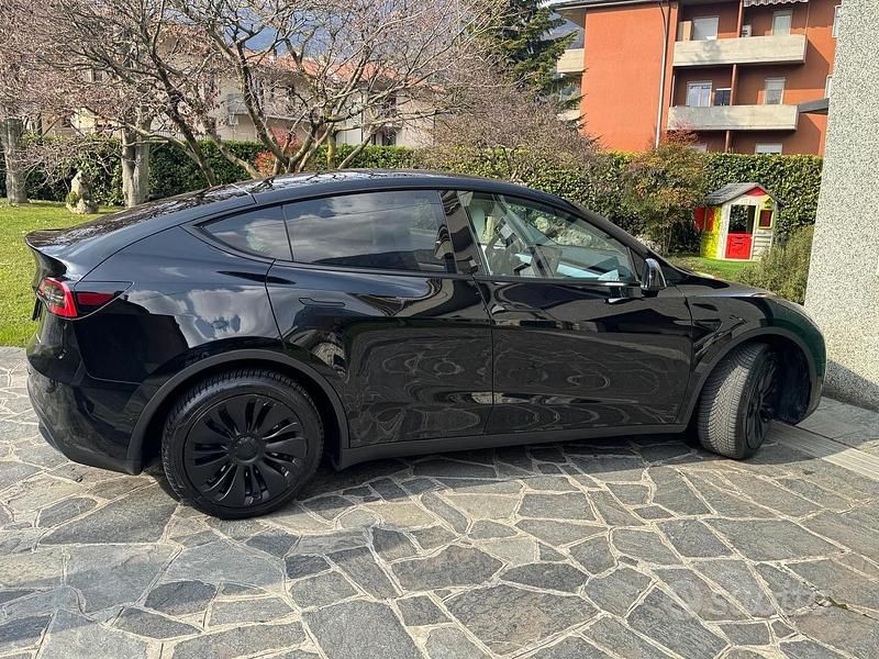 Usata Tesla Model Y 250 kW (340 CV) 2022 Nero SUV