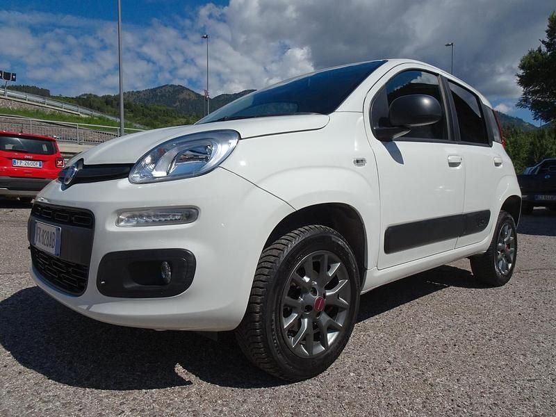 Usata Fiat Panda 4x4 Pop 80 CV (58 kW) 2017 Bianco Utilitaria