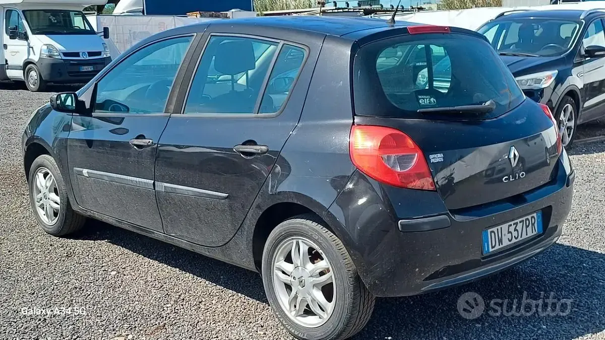 Usata Renault Clio II Dynamique 75 CV (55 kW) 2009 Nero Berlina
