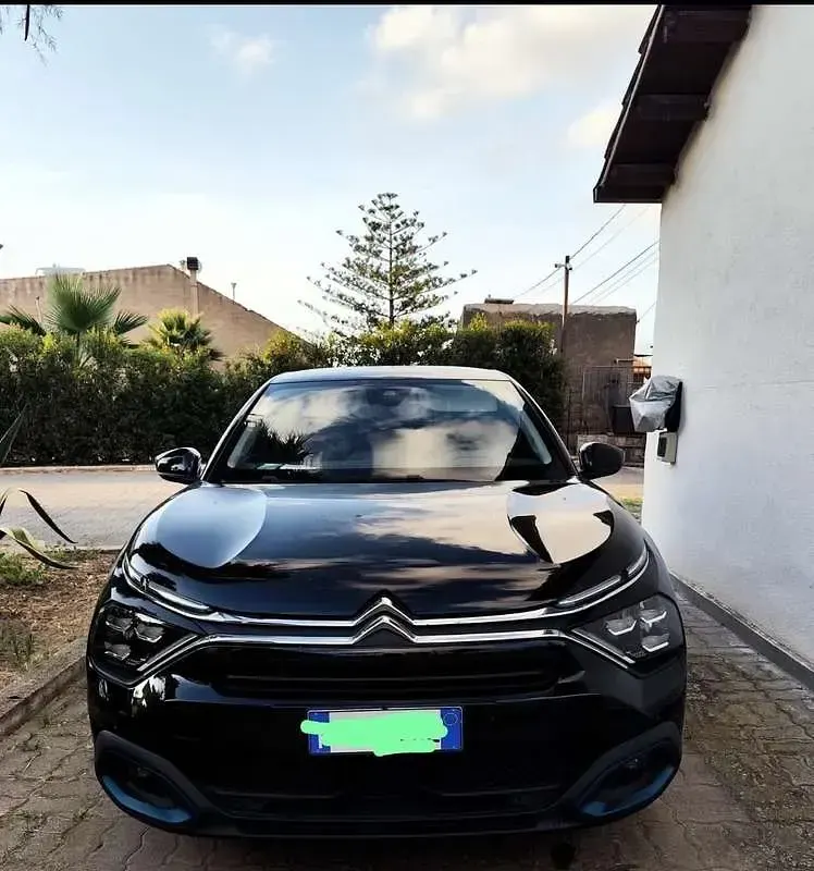 Usata Citroën e-C4 Shine 100 kW (136 CV) 2023 Nero Berlina