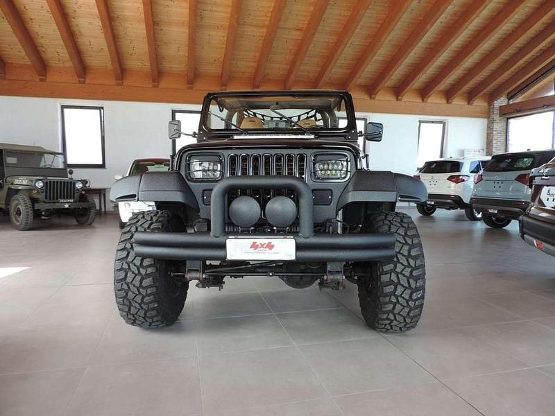Usata Jeep Wrangler Laredo 184 CV (135 kW) 1993 Nero SUV