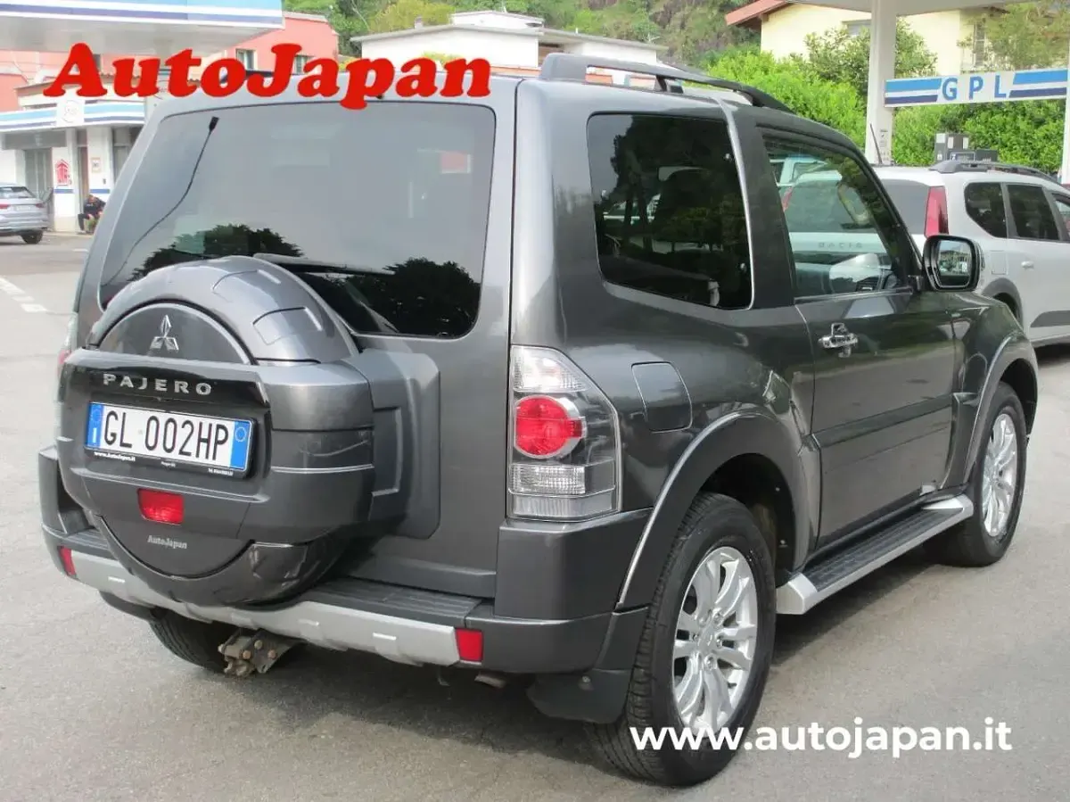 Usata Mitsubishi Pajero Instyle 190 CV (139 kW) 2015 Antracite SUV