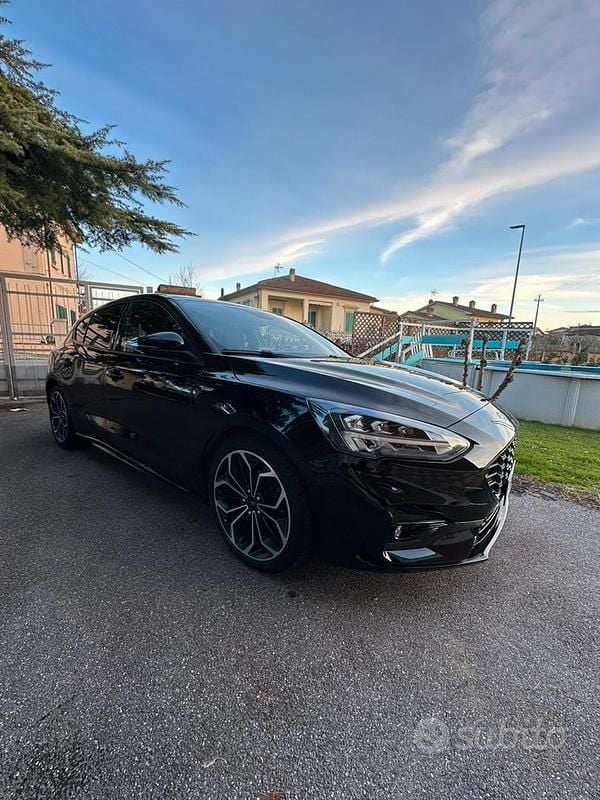 Nero Usata 2019 Ford Focus ST-Line Berlina | 14.900 € (Cara) - Immagine 1/4