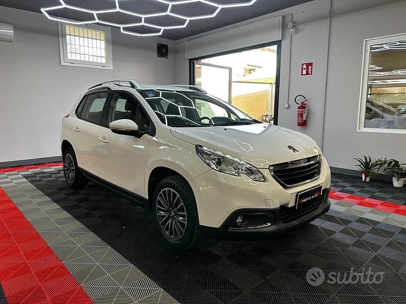 Gebraucht Peugeot 2008 92 PS (67 kW) 2015 Weiß SUV