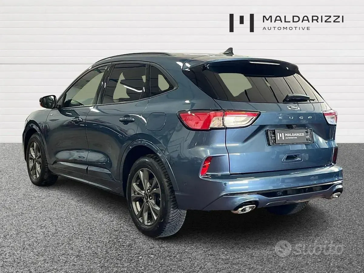 Usata Ford Kuga ST-Line X 120 CV (88 kW) 2023 Blu SUV