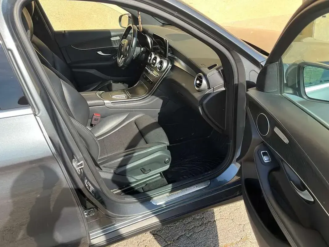 Usata Mercedes GLC220 194 CV (142 kW) 2020 Grigio SUV