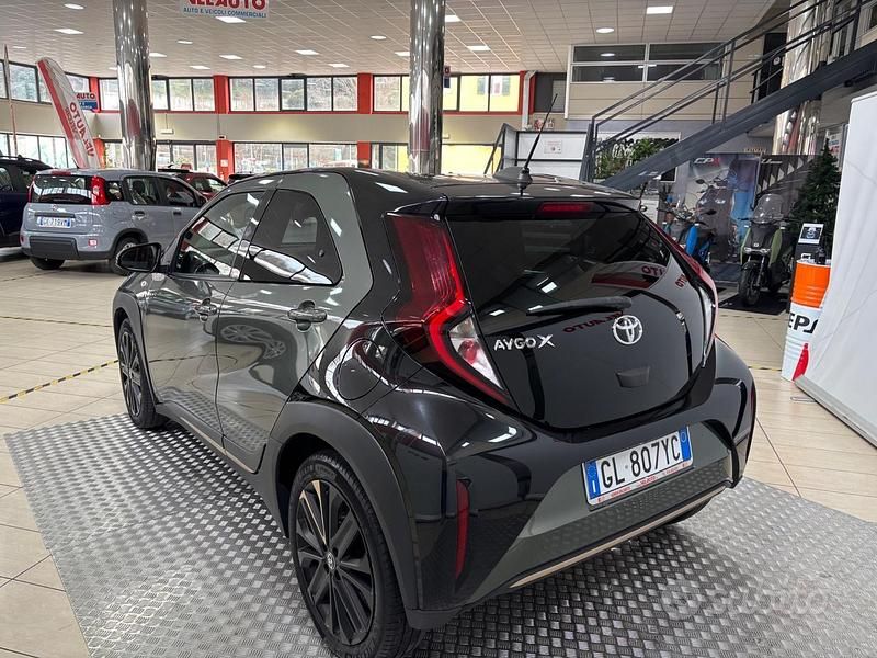 Usata Toyota Aygo X Trend 72 CV (52 kW) 2022 Verde SUV