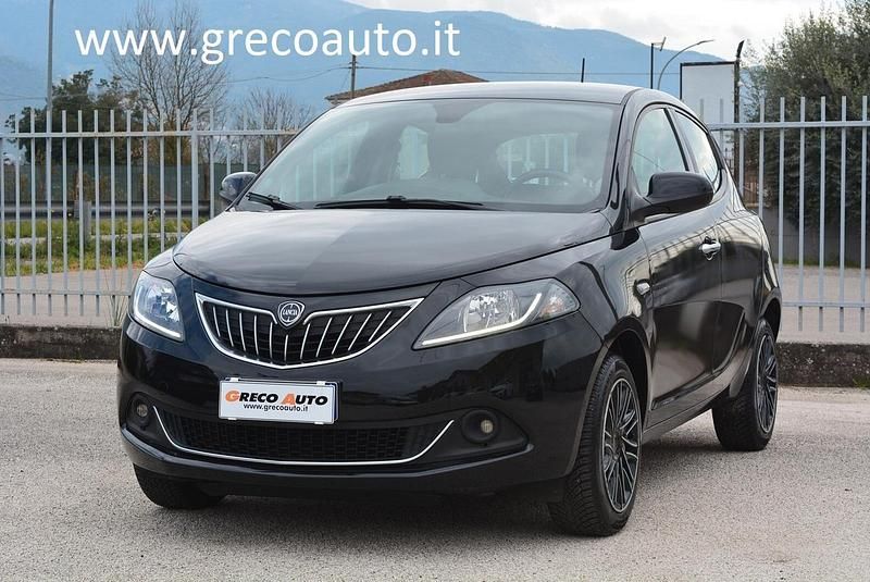 Usata Lancia Ypsilon Gold 69 CV (50 kW) 2021 Nero Utilitaria