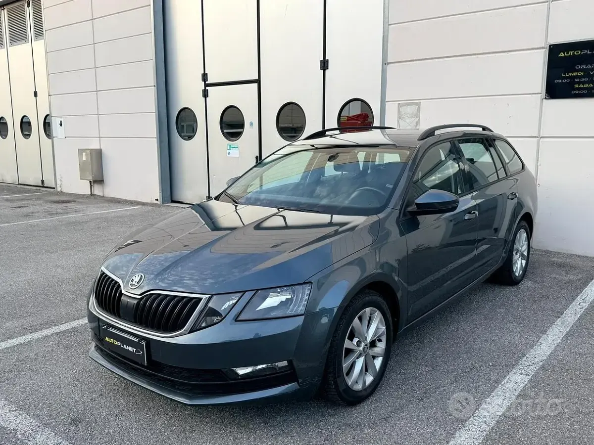 Usata Skoda Octavia Executive 116 CV (85 kW) 2018 Grigio Station wagon