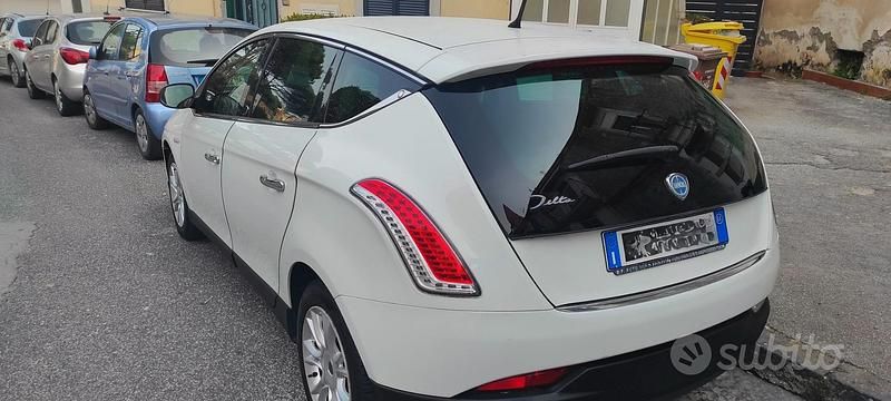 Usata Lancia Delta 105 CV (77 kW) 2011 Bianco Utilitaria