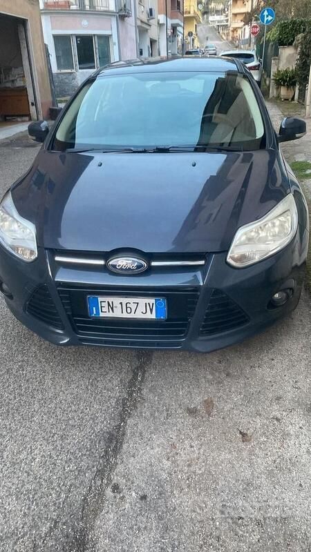 Usata Ford Focus Titanium 115 CV (84 kW) 2012 Blu Station wagon