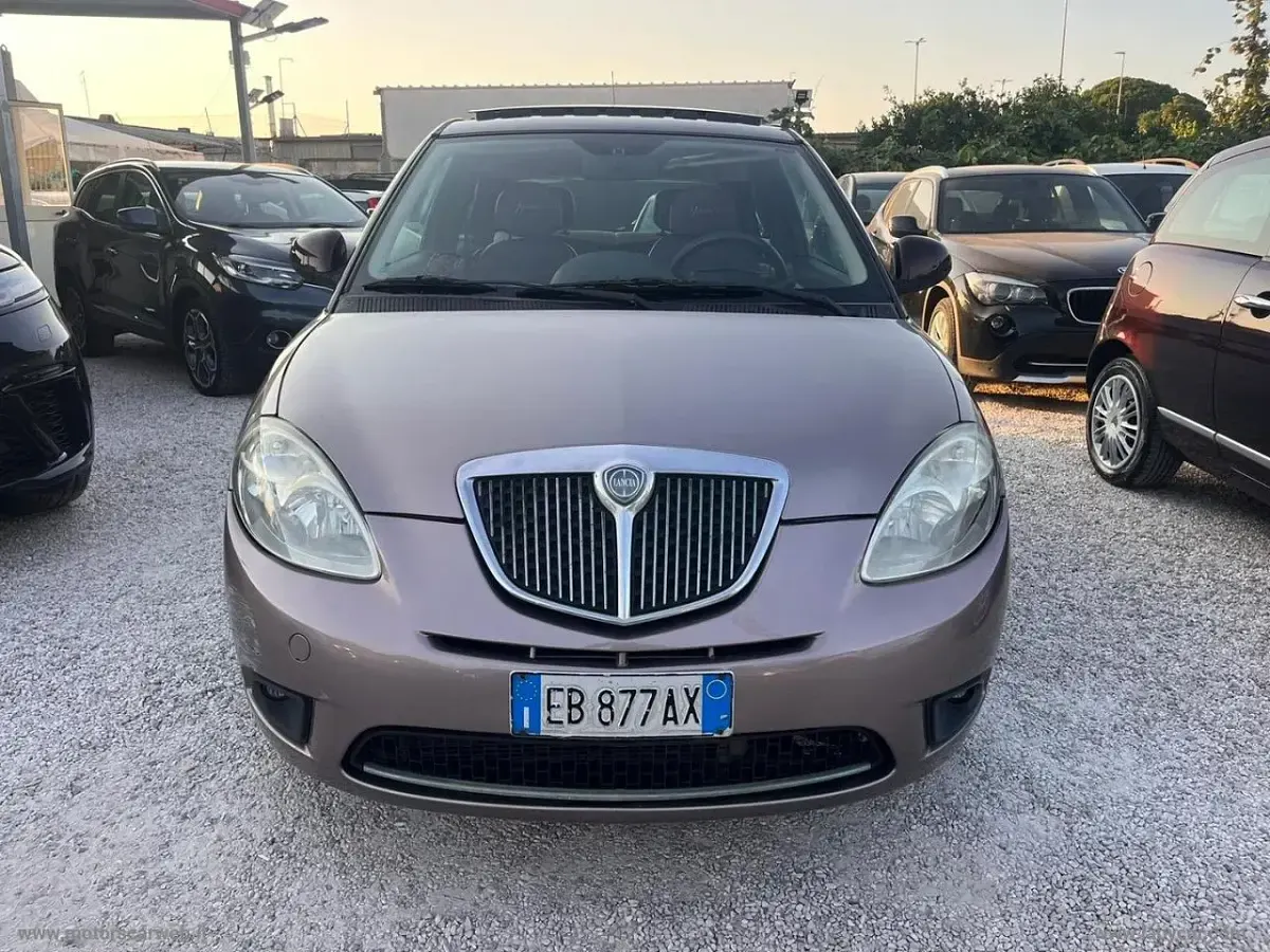 Usata Lancia Ypsilon 75 CV (55 kW) 2010 Utilitaria