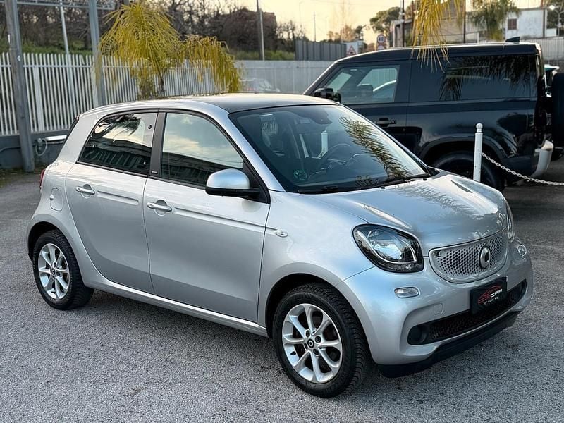 Usata Smart ForFour Passion 70 CV (51 kW) 2019 Argento Utilitaria
