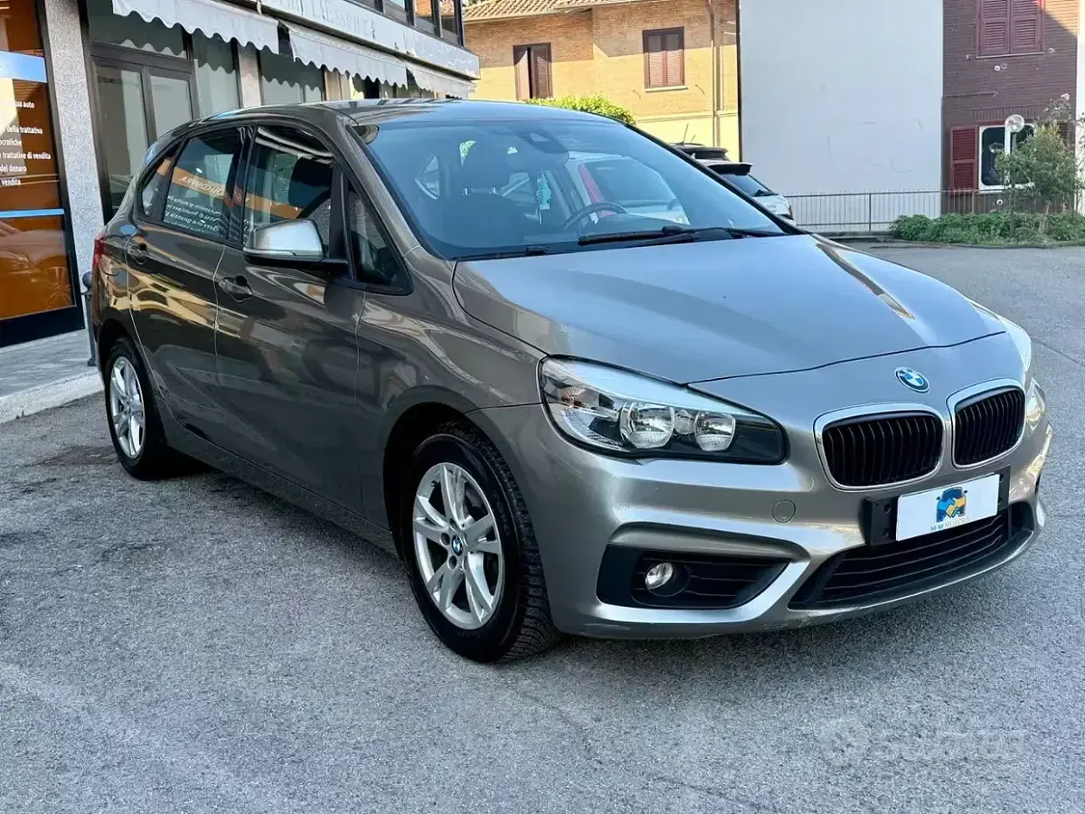 Usata BMW 216 Active Tourer Luxury Line 116 CV (85 kW) 2015 Grigio Monovolume
