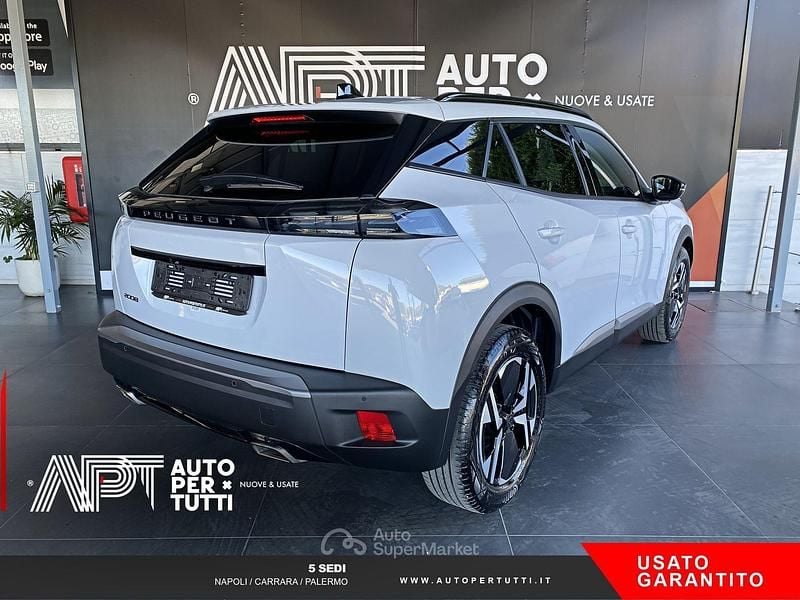 Usata Peugeot 2008 Allure 131 CV (96 kW) 2024 Bianco SUV