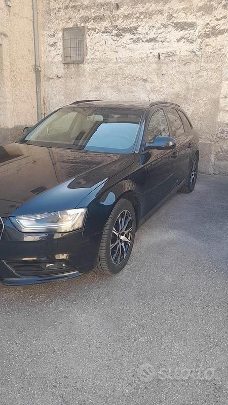 Usata Audi A4 143 CV (105 kW) 2012 Nero Station wagon