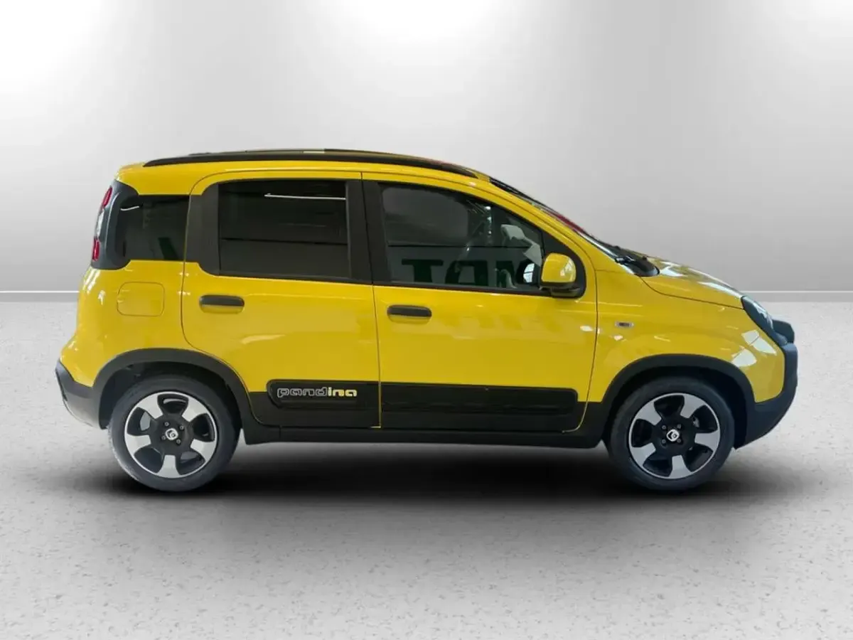 Nuova Fiat Panda Cross Cross 65 CV (47 kW) 2026 Giallo sole (pastello) Utilitaria