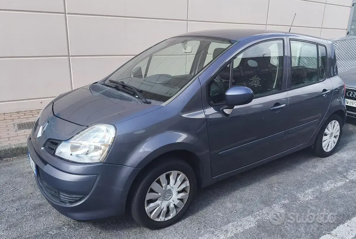 Usata Renault Modus 75 CV (55 kW) 2012 Grigio Monovolume