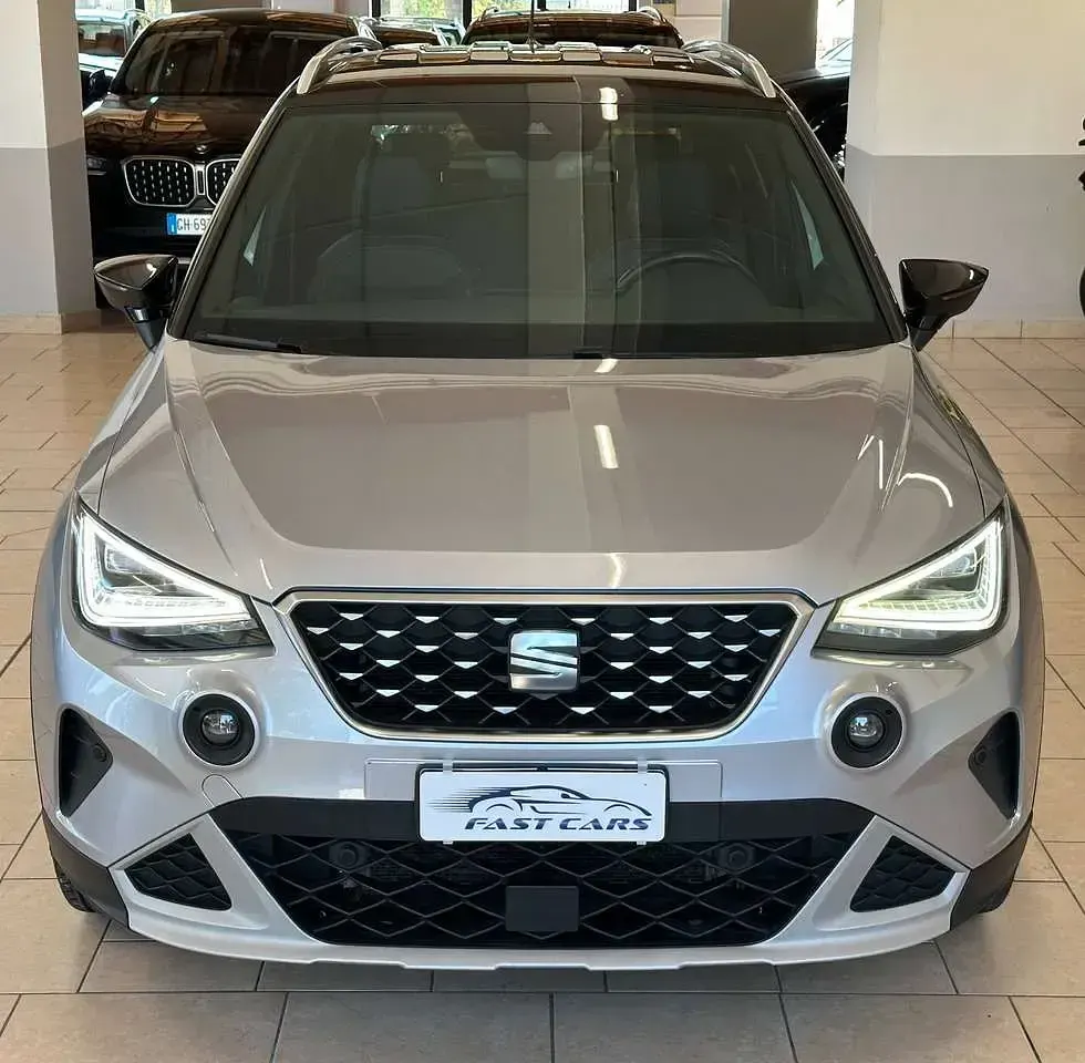 Usata Seat Arona Xperience 95 CV (69 kW) 2023 Argento SUV
