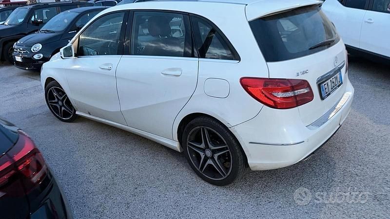Usata Mercedes B180 Executive 108 CV (79 kW) 2015 Bianco Monovolume