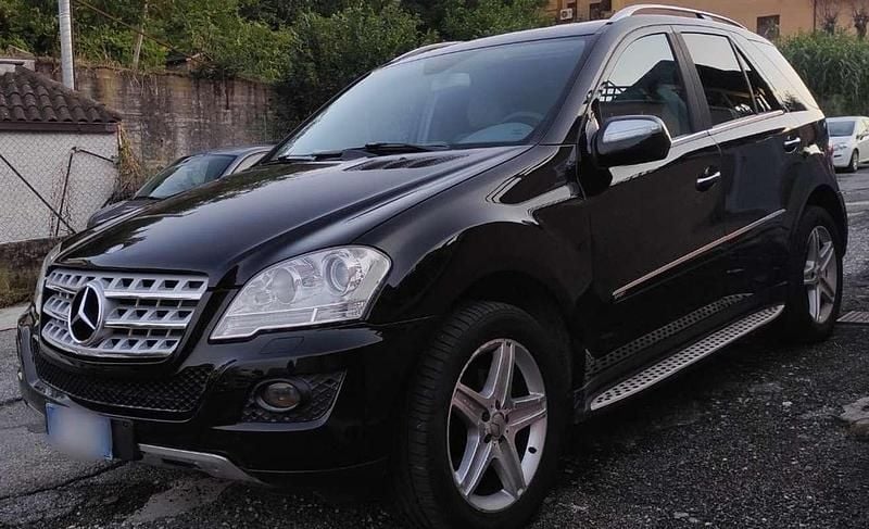 Usata Mercedes ML320 224 CV (164 kW) 2008 Nero SUV