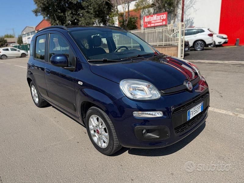 Usata Fiat Panda Lounge 69 CV (50 kW) 2019 Blu Utilitaria