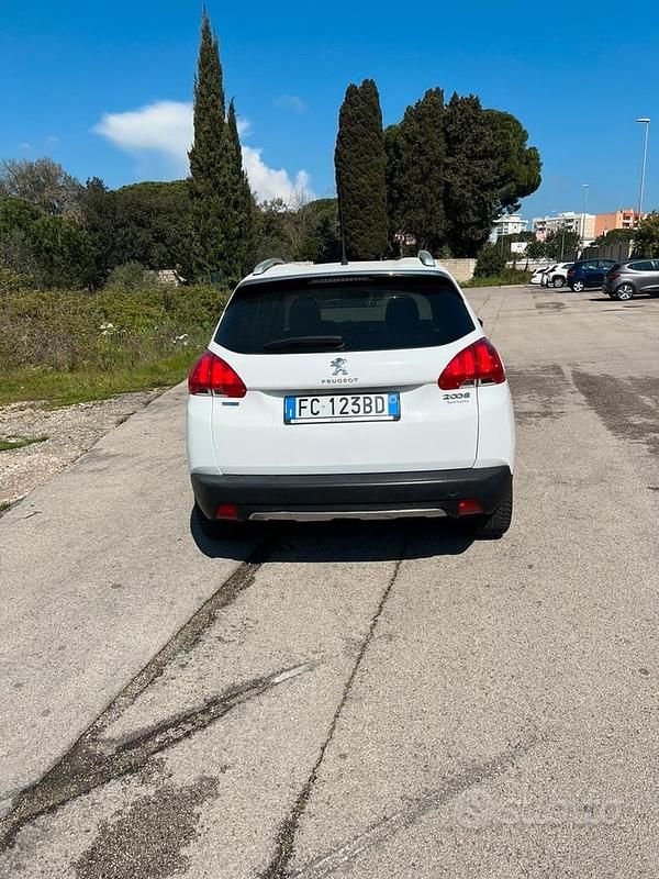 Usata Peugeot 2008 Allure 2016 Bianco SUV